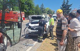 Bafra'da trafik kazasında 2 kişi yaralandı