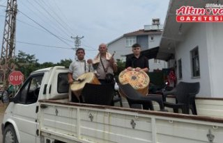 Alaçam'da davul zurna eşliğinde sözlü düğün...