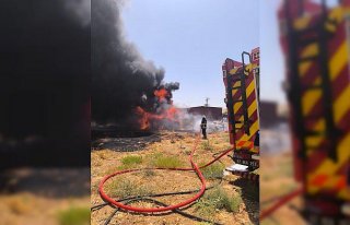 Mardin'de plastik boruların depolandığı alanda...