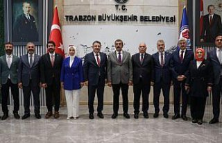 Milli Eğitim Bakanı Tekin Trabzon'da 