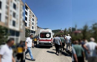 Salıpazarı'nda devrilen motosikletin sürücüsü...