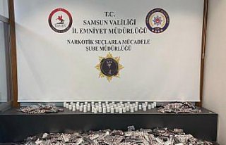 Samsun'da valize gizlenen 24 bin sentetik ecza ele...