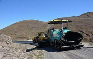 Başçiftlik yayla yollarında asfaltlama çalışması...