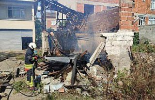 Çarşamba'da odunluk yangını