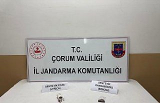 Çorum'da üzerlerinde ve araçlarında uyuşturucu...