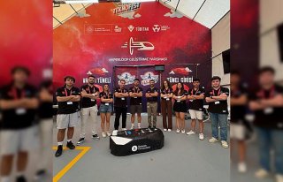 Samsun Üniversitesi öğrencilerinden TEKNOFEST 2025'te...