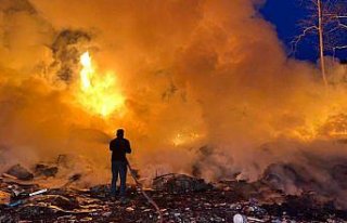 Sinop'ta çöp döküm alanında çıkan yangın...