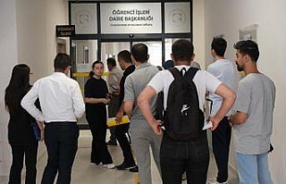 TOGÜ'yü kazanan öğrenciler kayıt yaptırmaya...