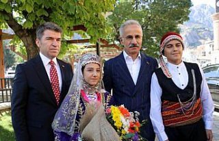 Ulaştırma ve Altyapı Bakanı Uraloğlu, Amasya'da...