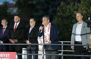 CHP Genel Başkanı Özel, partisinin Bolu mitinginde...