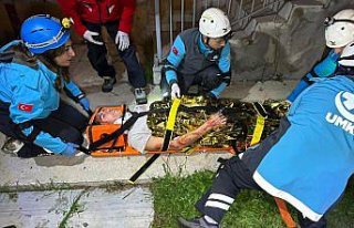 Düzce'de 6,3 büyüklüğünde deprem ve yangın...