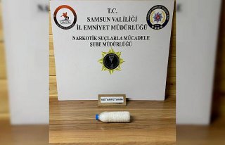 Samsun'da bir otomobilin yakıt deposunda uyuşturucu...