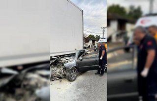 Samsun'da tıra arkadan çarpan otomobilin sürücüsü...