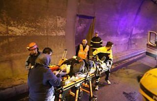 Bolu Dağı Tüneli'nde trafik kazası tatbikatı...