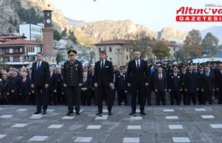 Büyük Önder Atatürk'ü anıyoruz