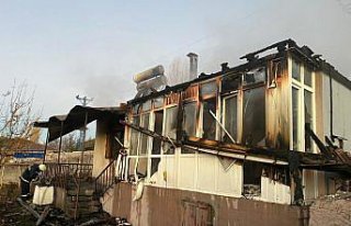 Çorum'da ahşap evde çıkan yangında 1 kişi...