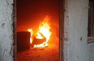 Çorum'da metruk evde çıkan yangın söndürüldü