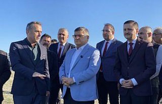 Sinop Valisi Özarslan, yamaç paraşütü parkuru...