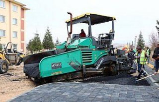 Sungurlu Belediye Başkanı Dere asfalt çalışmalarını...