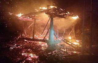 Terme'de ambarda çıkan yangın söndürüldü