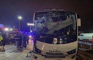 Amasya'da cezaevi nakil aracının, kaza yapan...