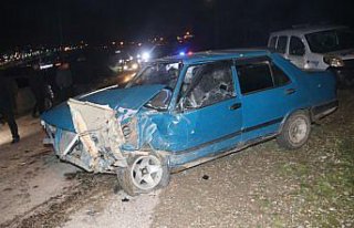 Amasya'da iki otomobilin çarpıştığı kazada 6...