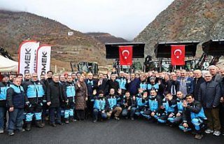 Artvin İl Özel İdaresi makine parkına 35 araç...