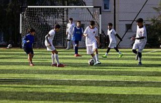 Azerbaycanlı antrenör, Trabzonspor sevdasını ülkesine...