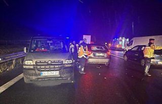 Bolu'da otomobil ile hafif ticari aracın çarpıştığı...