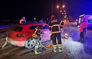 Çorum'da tıra çarpan otomobildeki genç öldü