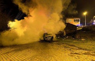 Çorum'da yanan otomobil kullanılamaz hale geldi