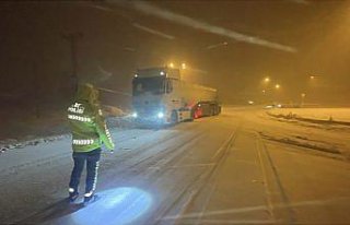 D-100 kara yolunun İstanbul yönünde ağır tonajlı...