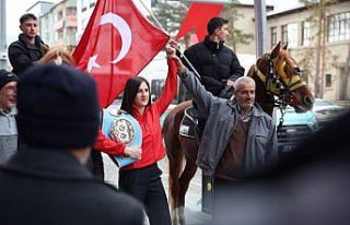 Dünya şampiyonu boksör Elif Nur Turhan, Bayburt'ta...