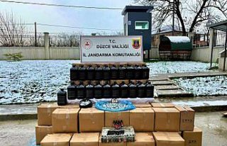 Düzce'de kaçak alkol üretimi ve uyuşturucu...