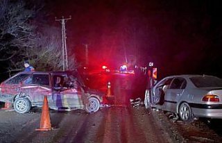 GÜNCELLEME - Bolu'da iki otomobilin çarpıştığı...