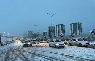 Şanlıurfa'da kar yağışı etkili oluyor
