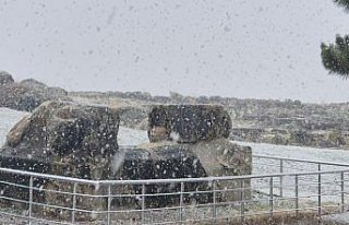 Hattuşa Antik Kenti'nde kar yağışı etkili...