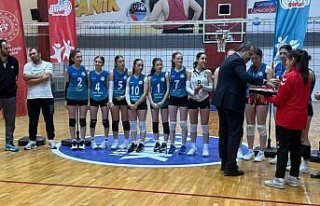 Köprülü Mehmet Paşa Anadolu Lisesi voleybol takımı...