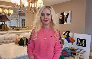 Oğlunun adını yaşatmak için ördüğü çantalarla...