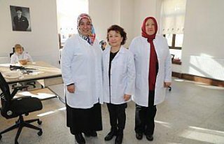 Ordu'da kurslara katılan üç kadın usta öğretici...