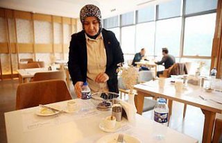 Otelde kullanılan pet şişelerin kapakları engellilere...