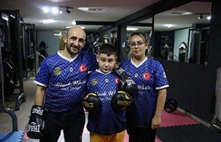 Özel birey Alptuğ Ali'nin mutluluğu için ailece...