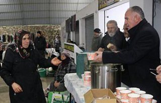 Taşova Belediyesi'nden pazarcı esnafına çorba...