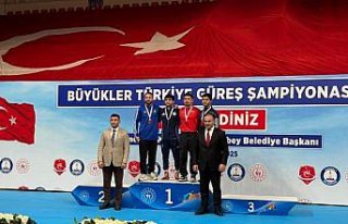 TOGÜ'lü öğrenciler katıldıkları güreş...