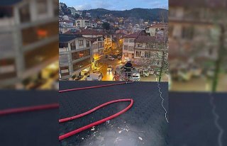 Tokat'ta çıkan çatı yangını söndürüldü