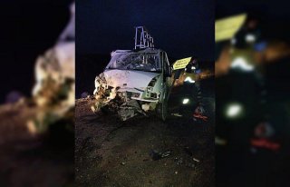 Tokat'ta kamyonet ile traktörün çarpıştığı...