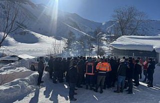 Artvin'de hava koşulları nedeniyle çığ altında...