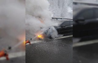 Bolu'da seyir halindeki otomobil yandı