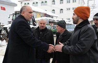 Canik'te karla mücadele çalışmaları sürüyor