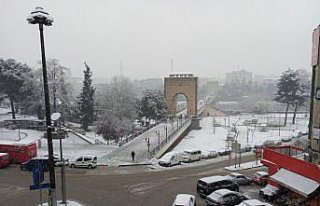 Çarşamba ve Asarcık kar yağışıyla beyaza büründü